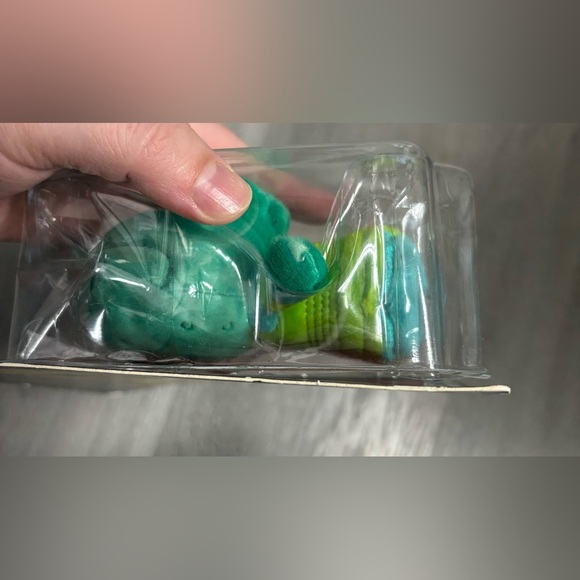 Hallmark Itty Bittys 2017 PopMinded Star Wars Greedo Plush - Green and Blue - Picture 4 of 4